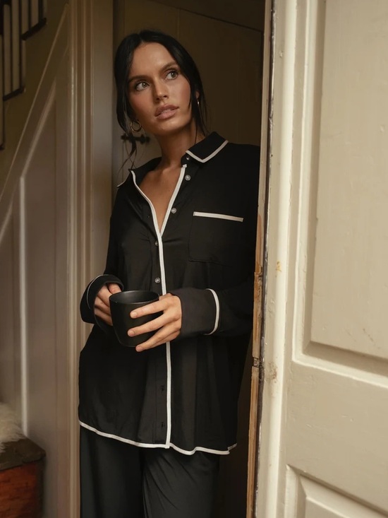 WeWoreWhat Other - WeWoreWhat Black Pajama Set White Contrast Trim